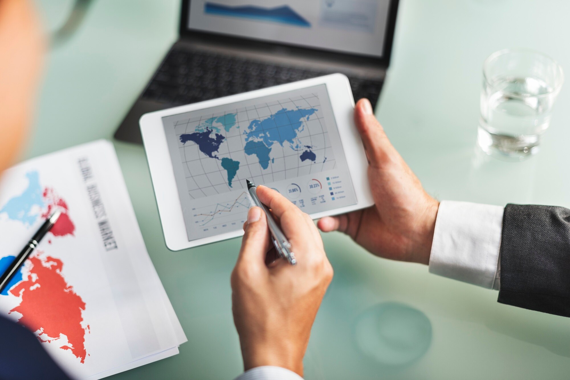 الرئيسية 16 business people working data project 53876 41687